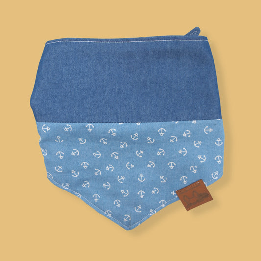 Bandana de mezclilla para perros.