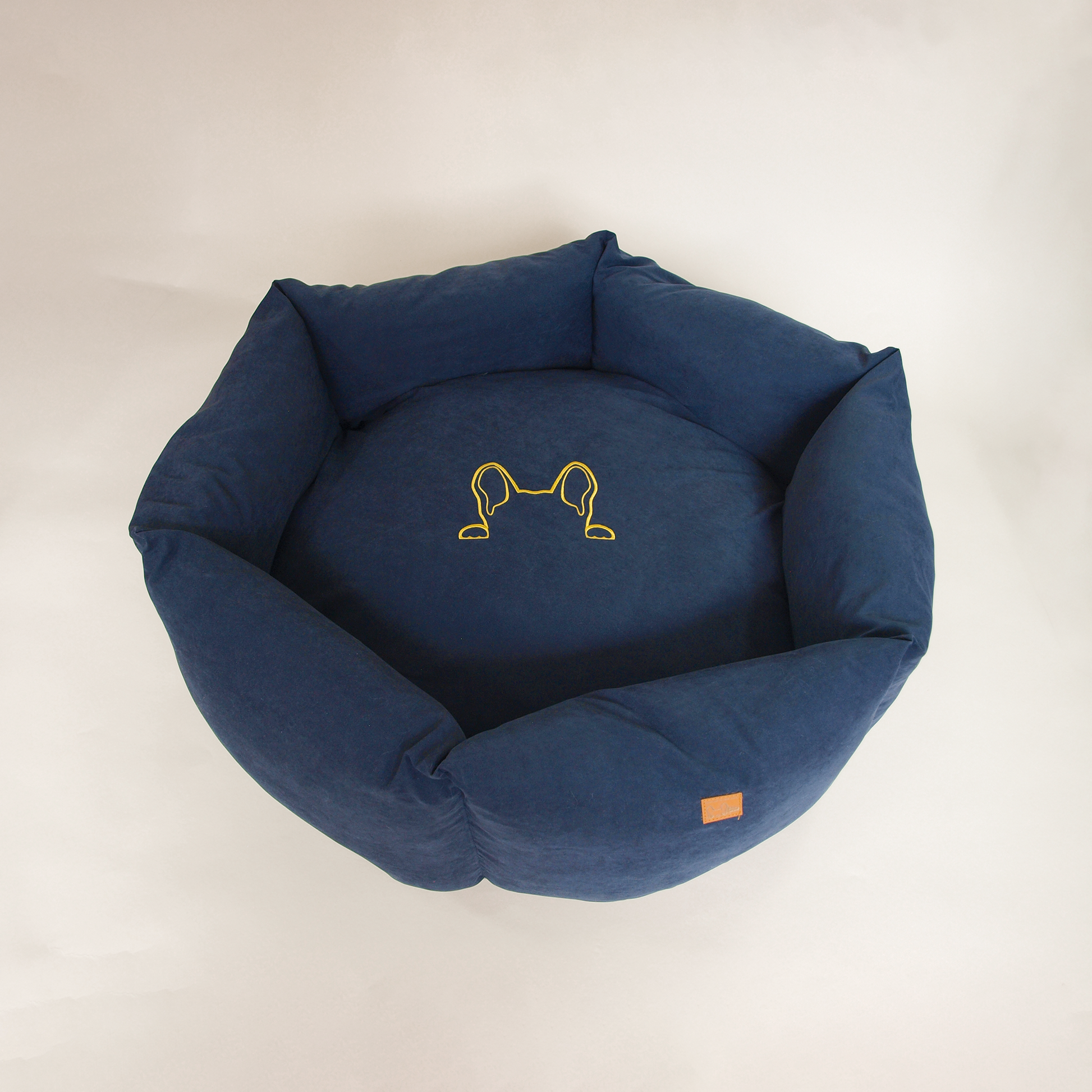 Cama azul para mascota con bordad de logo